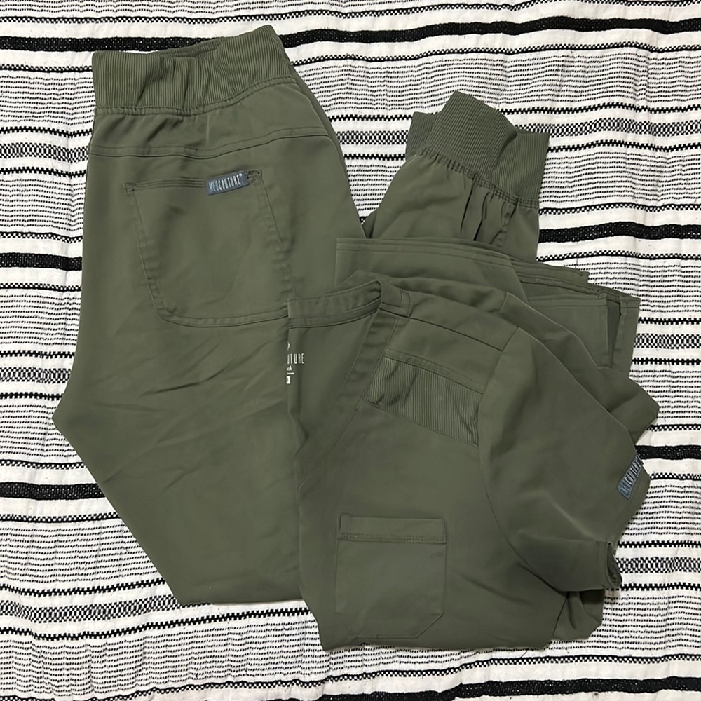 Med couture scrub set - joggers and v neck top